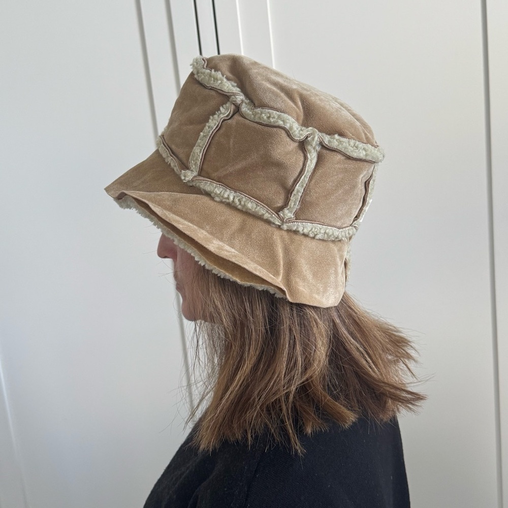 Vintage Suede Shearling Bucket Hat Tan Cream OS